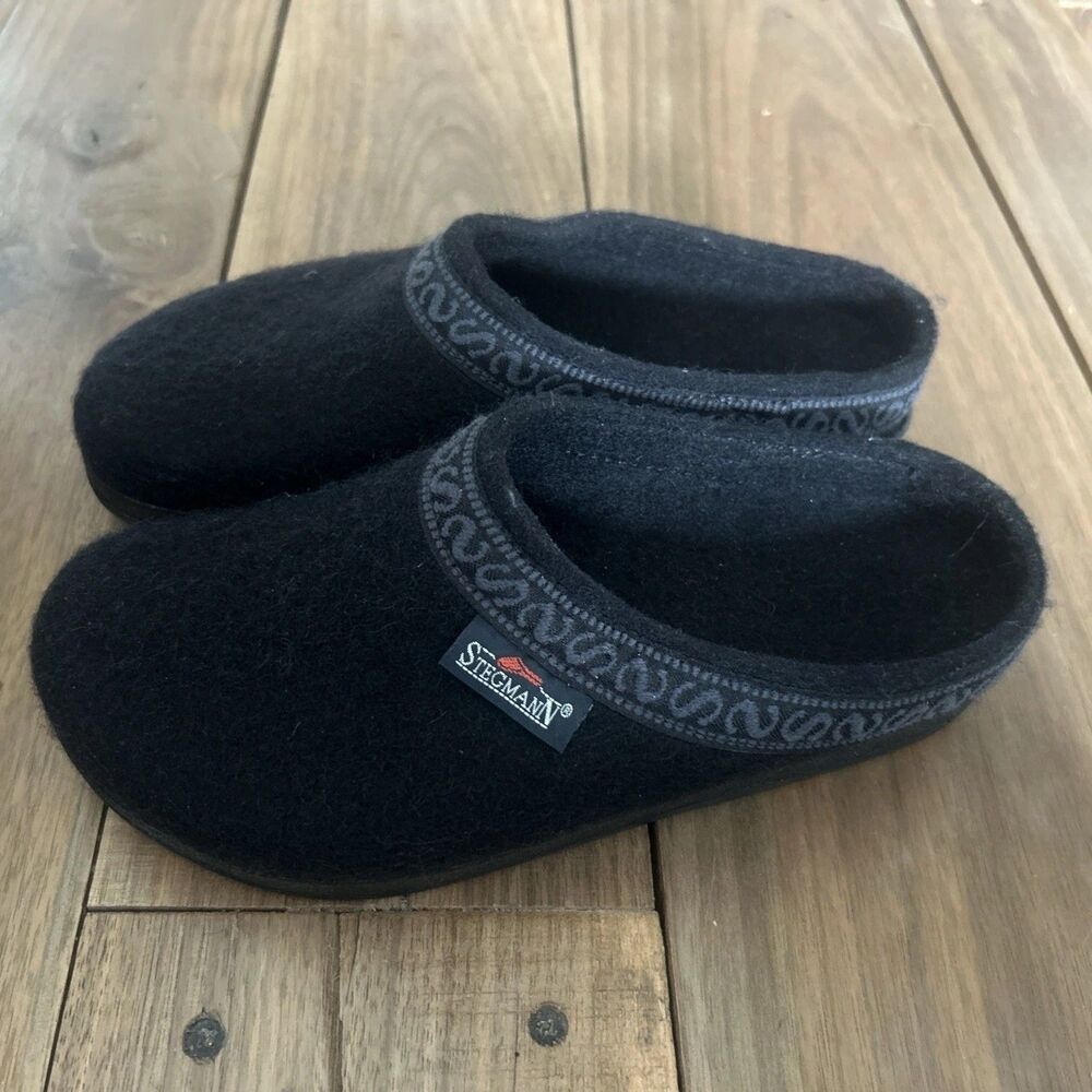Stegmann Clogs Women’s Size 6 1/2 Black Wool With Poly Sole
